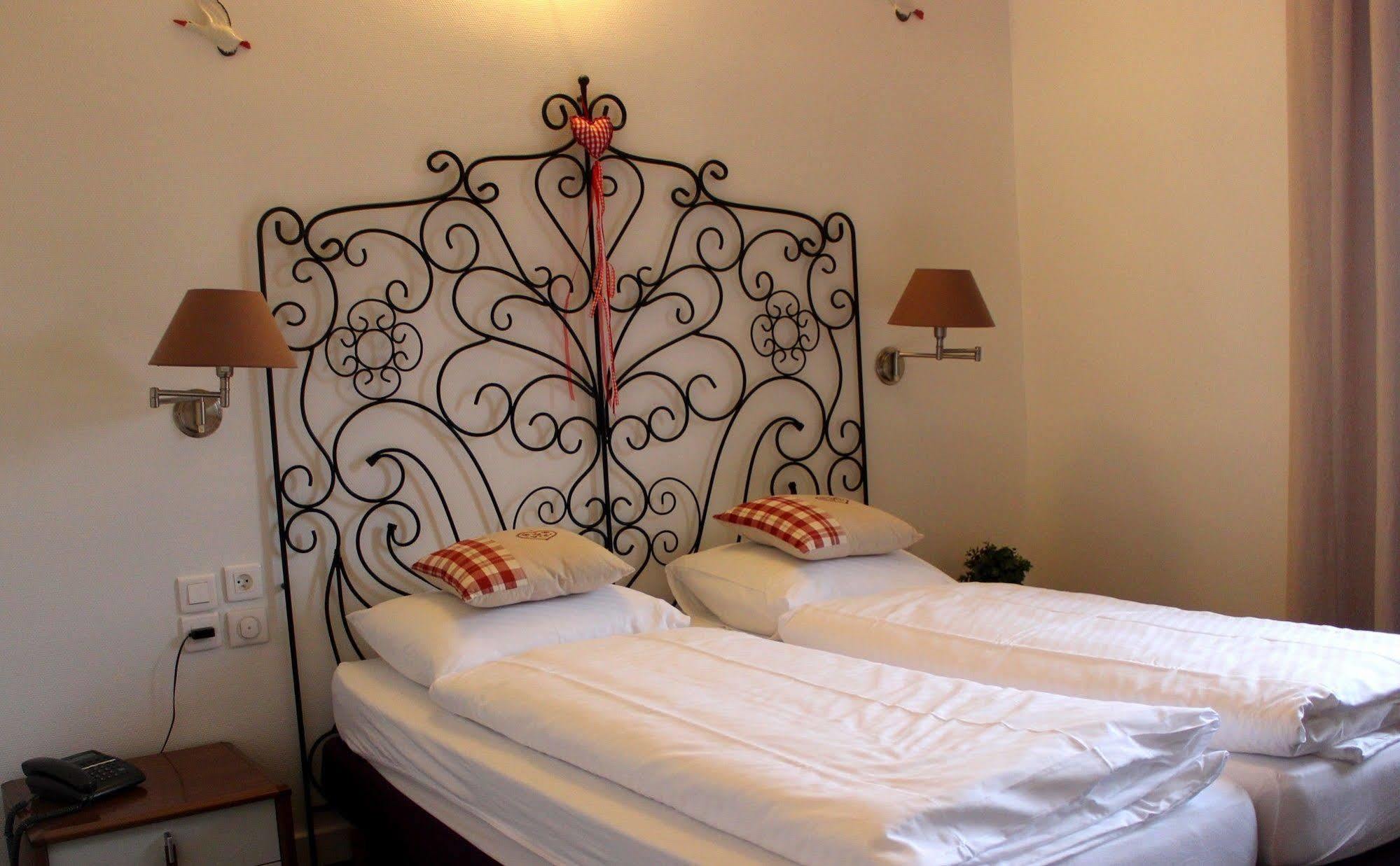 A La Maison Rouge Hotel & Restaurant Барр Экстерьер фото